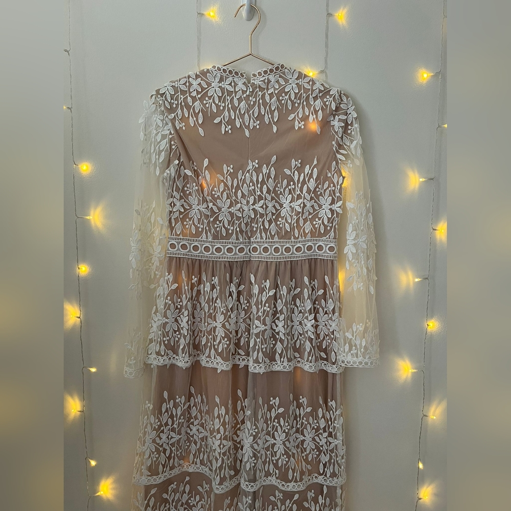 Polagram Cream Lace Embroidered Tiered Midi Dress - Picture 6 of 6